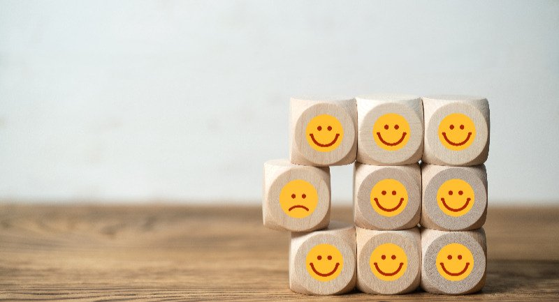 Vermittler sind selten Zielscheibe von Kritik ihrer Kunden. Stattdessen wurden über 13.000 Beschwerden gegen Versicherungsunternehmen im Jahr 2020 als zulässig bewertet. (Foto: © fotogestoeber - stock.adobe.com)