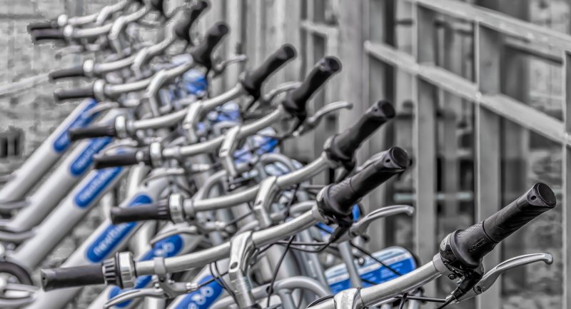 Mit dem Tarifupdate werden vor allem die Leistungen für E-Bikes in der Fahrrad-Vollkasko verbessert. (Foto: analogicus/Pixabay)