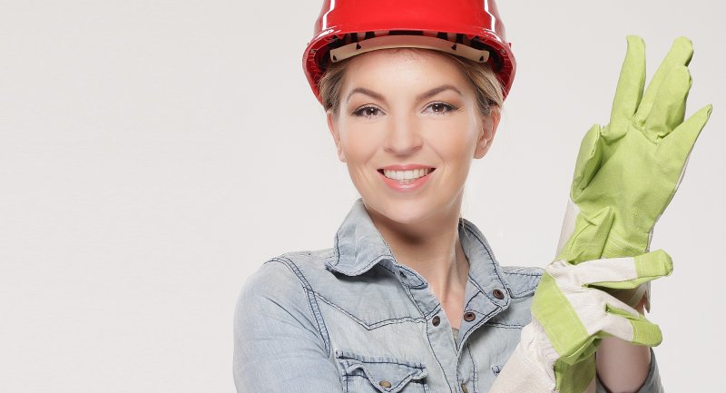 Für handwerkliche Berufe ist eine BU-Versicherung unbedingt empfehlenswert. (Foto: Angelo Esslinger/Pixabay)