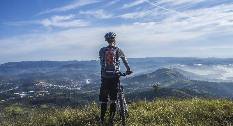Sicherheit im Gepäck: Bei vielen Fahrradversicherern ist das Rad auch bei Reisen in andere Länder versichert. (Foto: Pixabay)