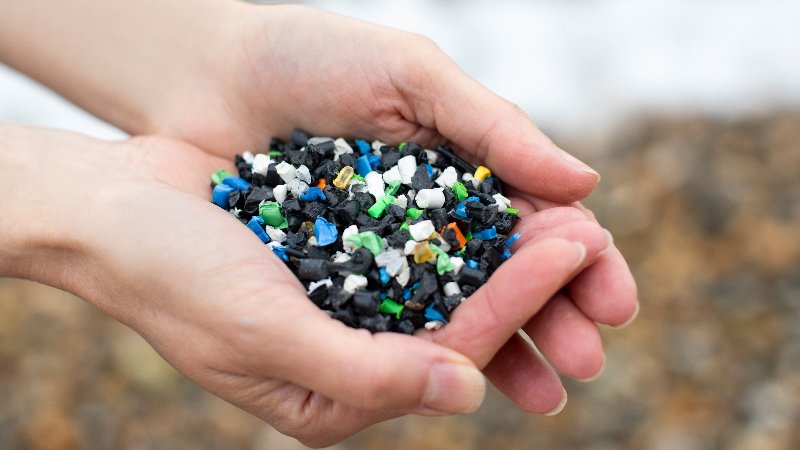 Umweltrisiko: Jedes Jahr werden Millionen Tonnen Pellets verschifft. (Foto: © Daisy Daisy - stock.adobe.com)
