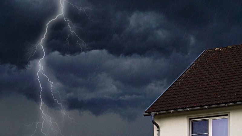 Nach einem Tiefstand 2020 hat es 2021 wieder mehr Blitzschäden gegeben. (Foto: blitzmaerker/Pixabay)